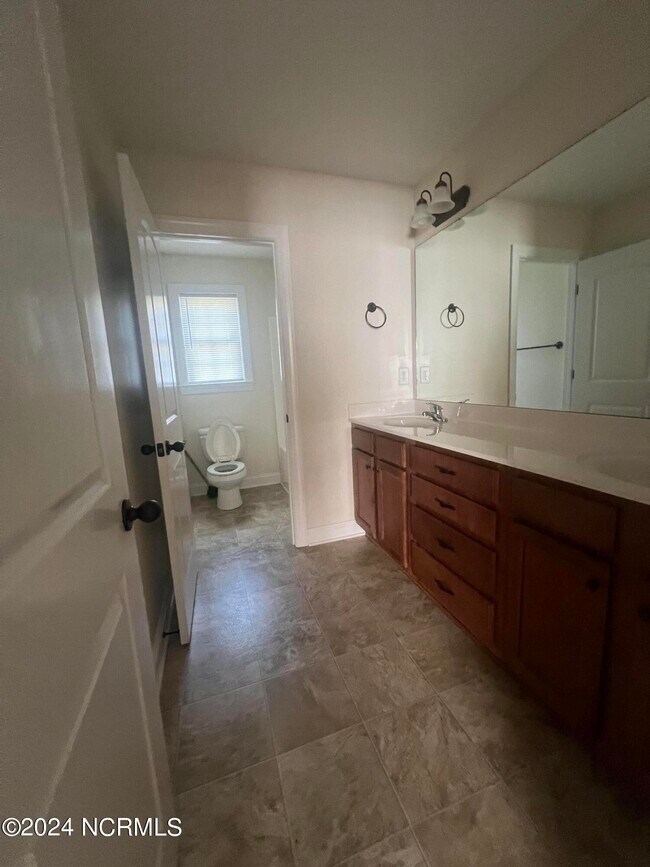 Building Photo - 3894 Granada Dr