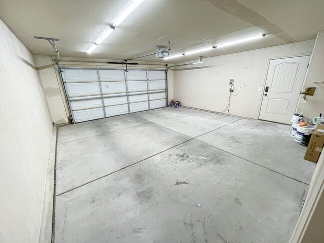 Building Photo - 1228 W 200 N