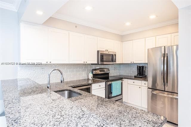 Building Photo - 2501 S Ocean Dr