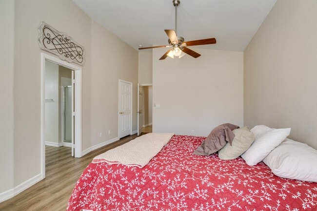 Building Photo - IMMACULATE & IMMEDIATE OCCUPANCY 3BEDROOM GREEN VALLEY BEAUTY!