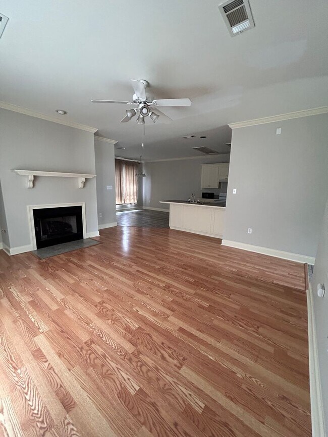 Building Photo - GREAT 3BR HOME IN LSU AREA!