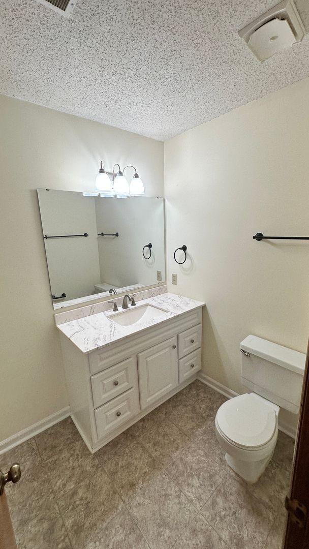 Building Photo - 4705 Fargo Ct