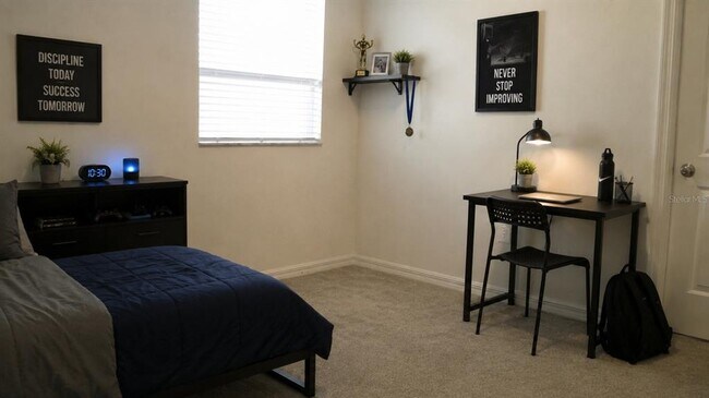 Building Photo - 609 Cedar Waxwing Dr