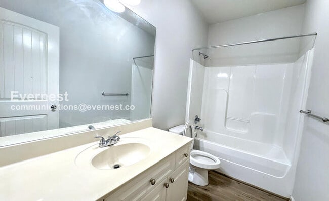 Building Photo - 6082 Townley Ct