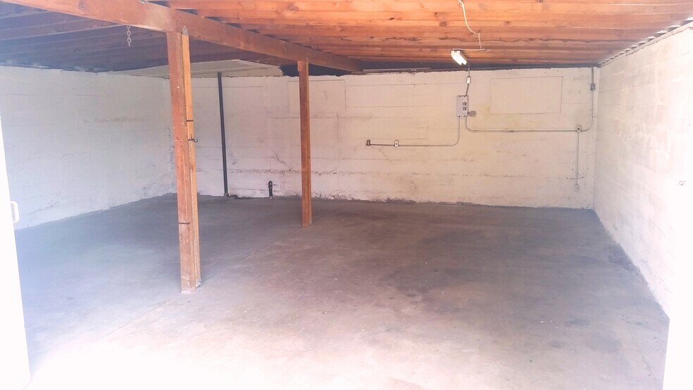 Building Photo - 16726 Forrest Ave