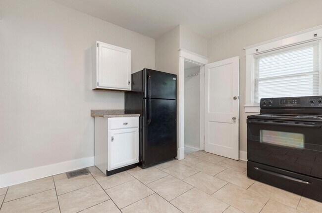 Building Photo - 616 Colorado Ave