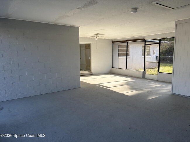 Building Photo - 965 Date Ave