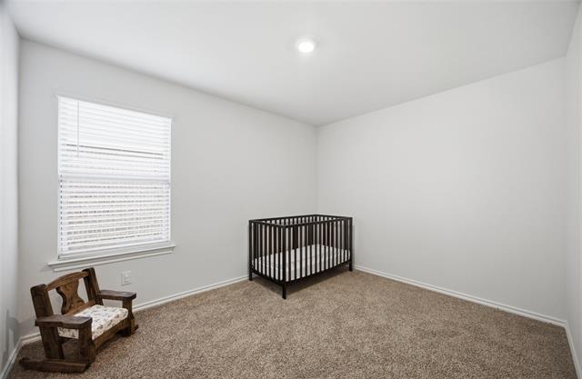 Building Photo - 304 Red Strm Wy