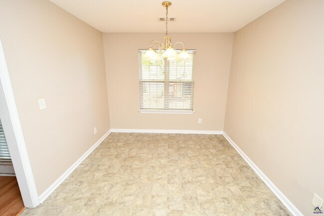 Building Photo - 107 Dorothy Ct