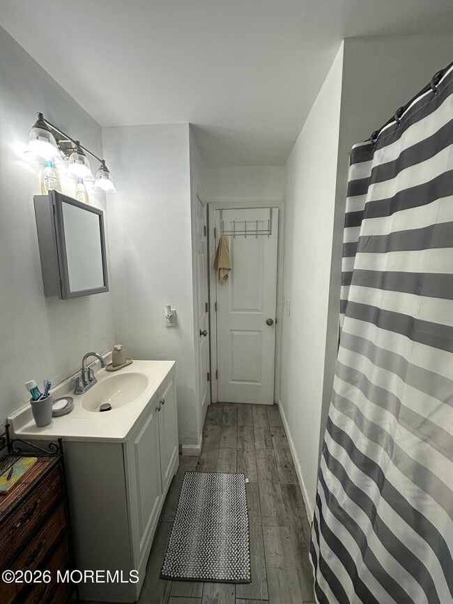 Building Photo - 61 E 5th St