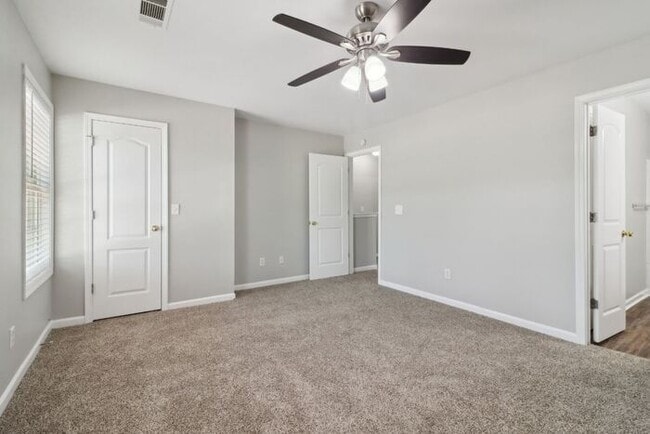 Building Photo - Fantastic 3bd/2.5ba home! Let yourself in!