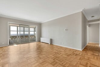 Building Photo - 2000 Linwood Ave