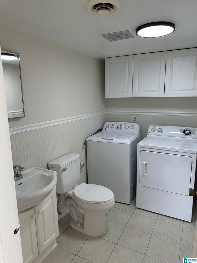 Building Photo - 1073 Sherbrooke Cir