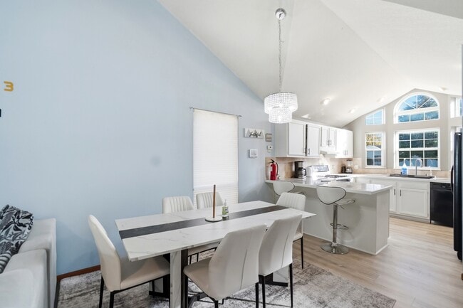 Building Photo - 408 California Ave