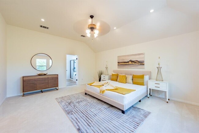 Building Photo - 7724 Yaupon Dr