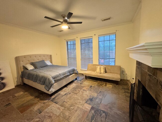 Building Photo - 8215 Turnmill Ct