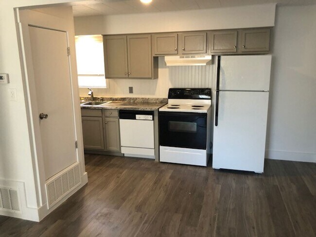 Building Photo - 2 Bedroom, 1 Bath, 1 Car Carport with Shed...