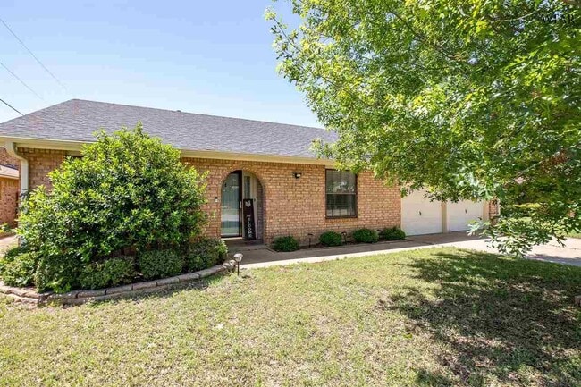 Primary Photo - 4925 Big Bend Dr