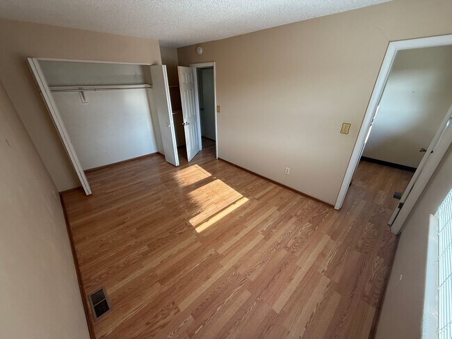 Building Photo - 13445 Green Cir