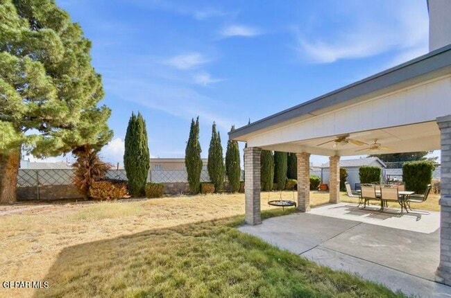 Building Photo - 10916 Loma De Luz Pl