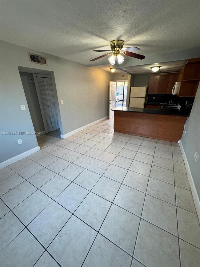 Building Photo - 652 NW 3rd St