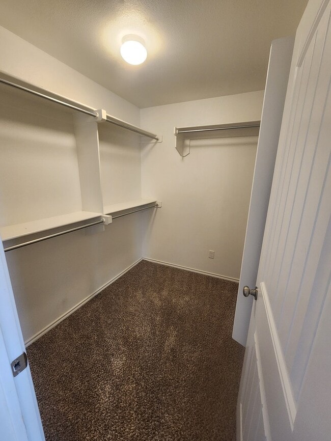 Building Photo - 3 bed 2 bath home in Lone Star Trails