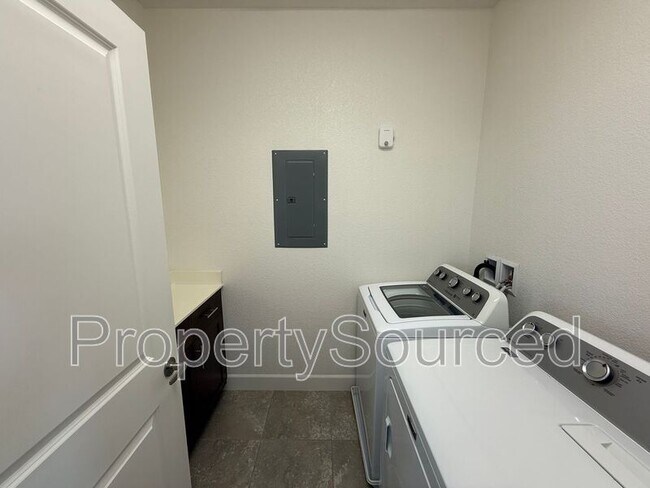 Building Photo - 17894 Amador Dr