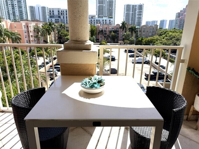 Building Photo - 19701 E Country Club Dr