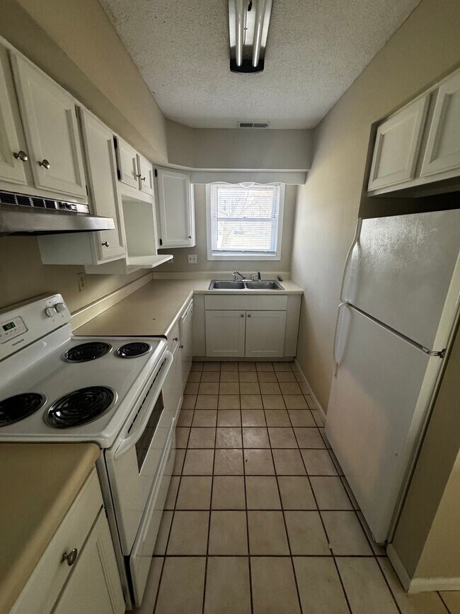 Building Photo - 365/367 Catherine