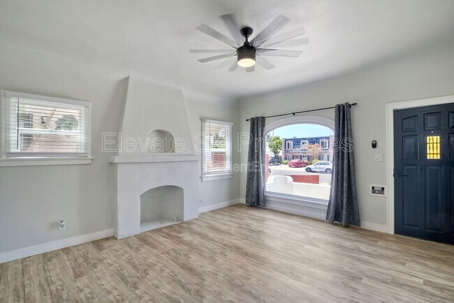 Building Photo - 4685 Hamilton St