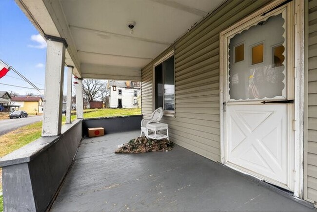 Building Photo - 1220 Erie St