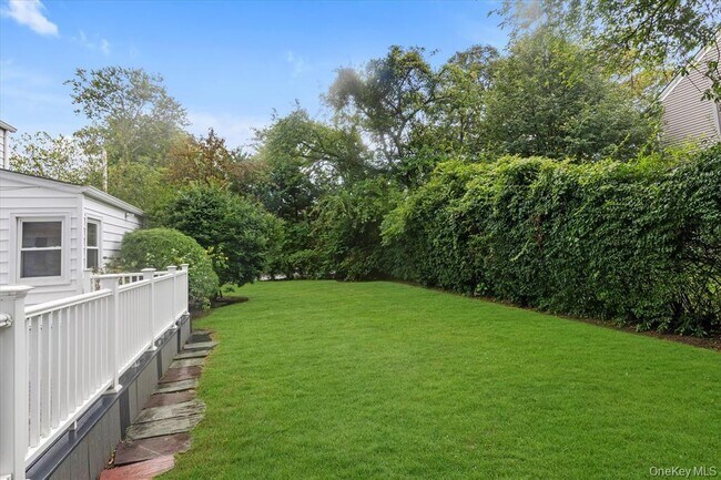 Building Photo - 709 Carlyle St