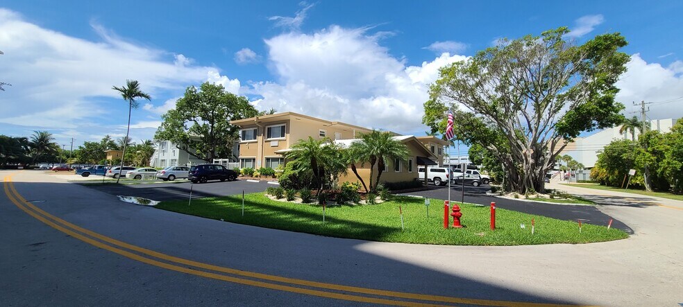 Building Photo - 925 Intracoastal Dr