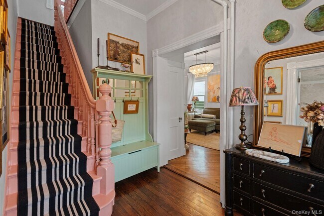 Building Photo - 56 Scudder Ave