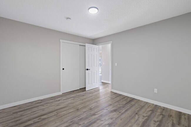 Building Photo - Beautifully remodeled 3BR in Gresham. 1/2 off first months rent!