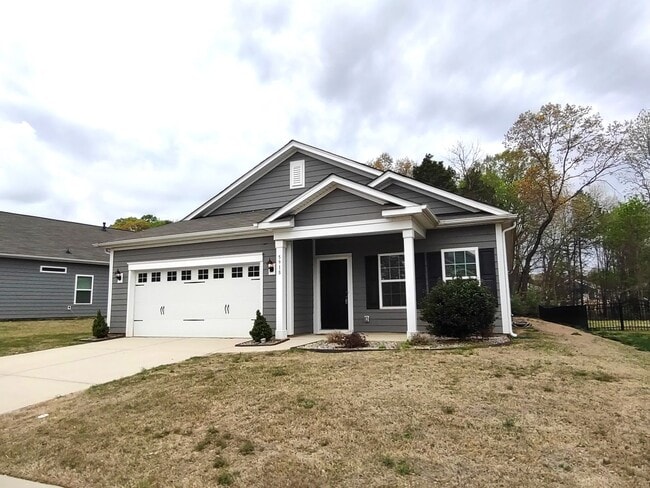Building Photo - Beautiful Home located in the Clarabella C...