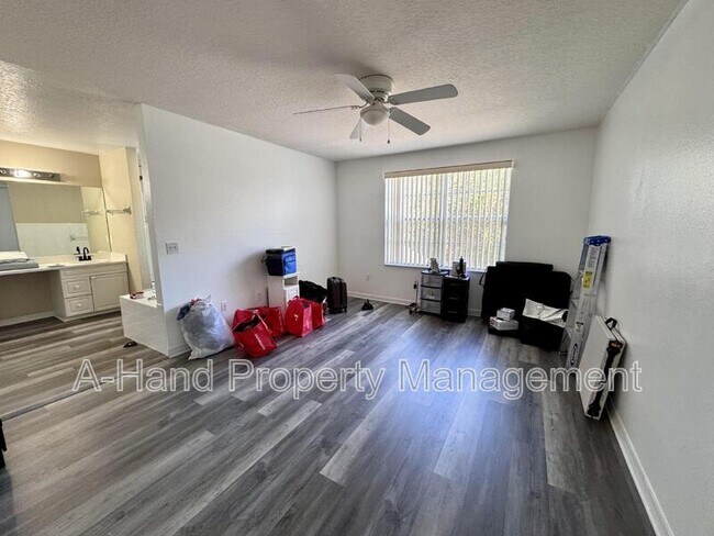 Building Photo - 439 Coconut Palm Way
