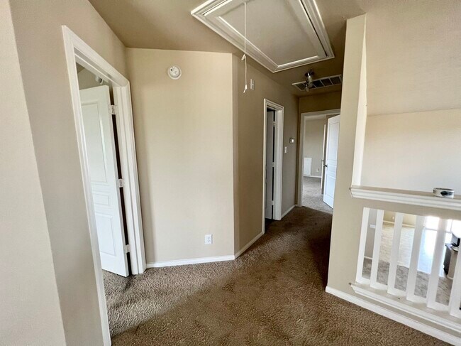 Building Photo - 10831 Woodwind Shadows Dr