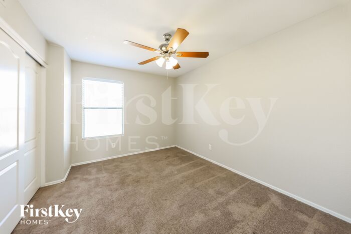 Building Photo - 12922 W Holly St