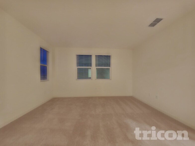 Building Photo - 2050 Delta Vw Ave