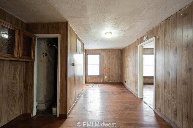 Building Photo - "Charming 1-Bedroom Retreat in Kokomo – Cozy 600 Sq Ft with Modern Comforts!"