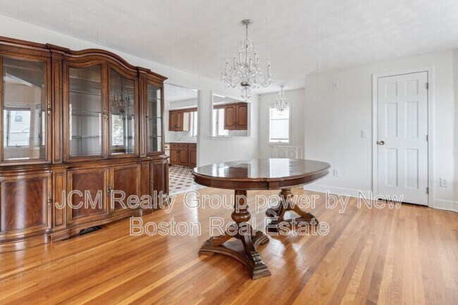 Building Photo - 18 Bailey St