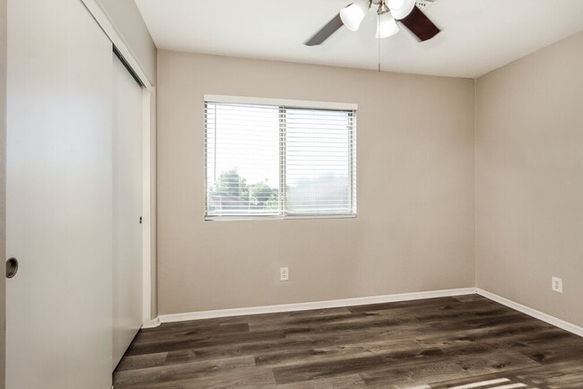 Building Photo - 13833 W Keim Dr