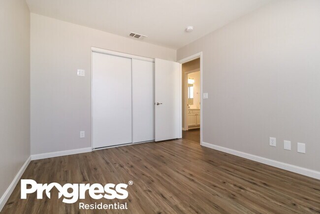 Building Photo - 13197 W Ocotillo Ln