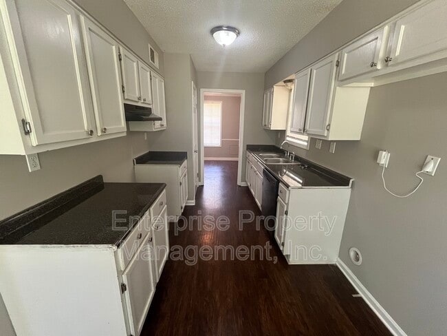 Building Photo - 4386 Sunnyslope Dr