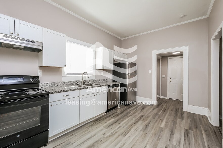 Building Photo - 203 Wellington St