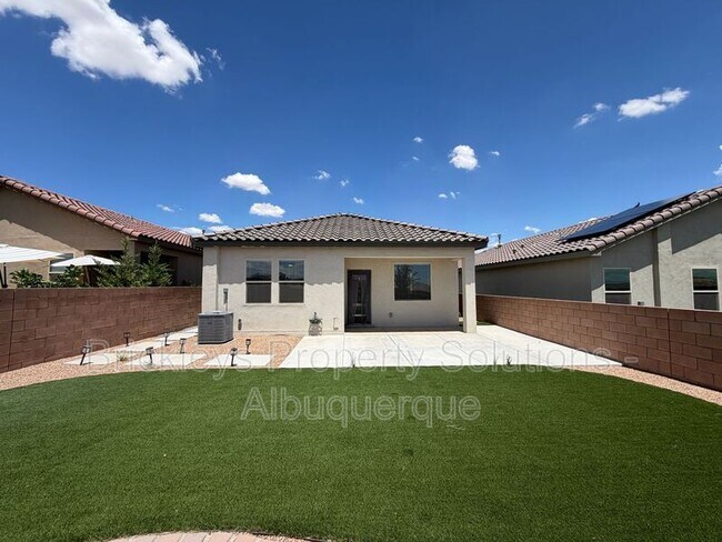 Building Photo - 768 Amatista Lp SE