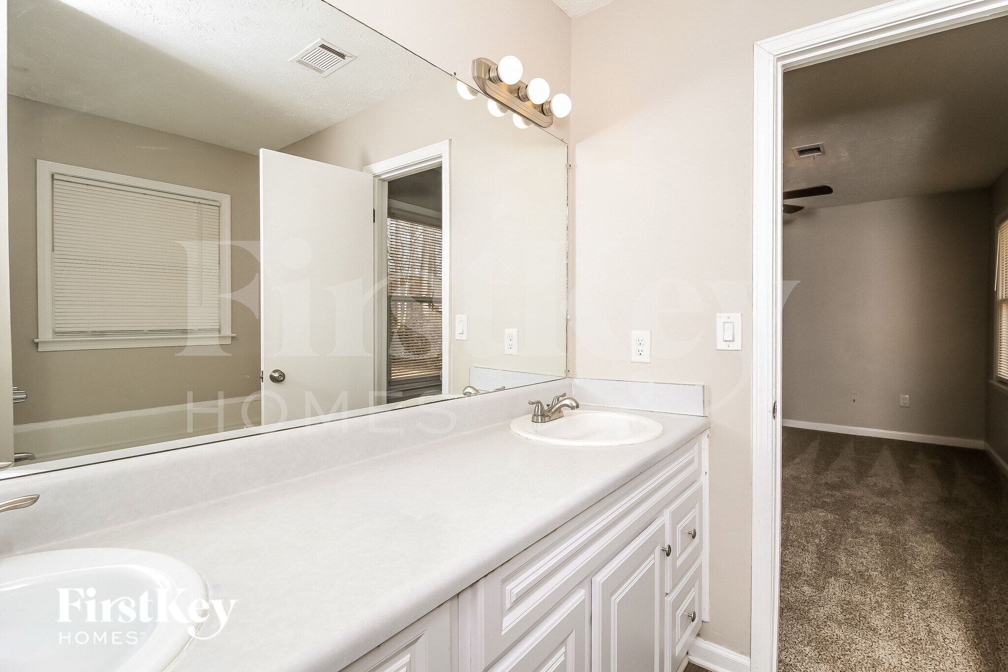 Building Photo - 388 Scenic Ln