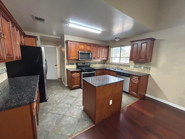 Building Photo - 2601 Oak Meadow Dr