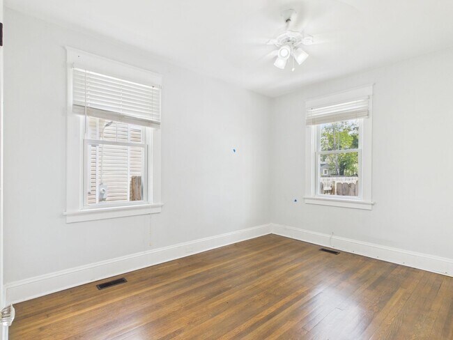 Building Photo - 3011 Hanes Ave